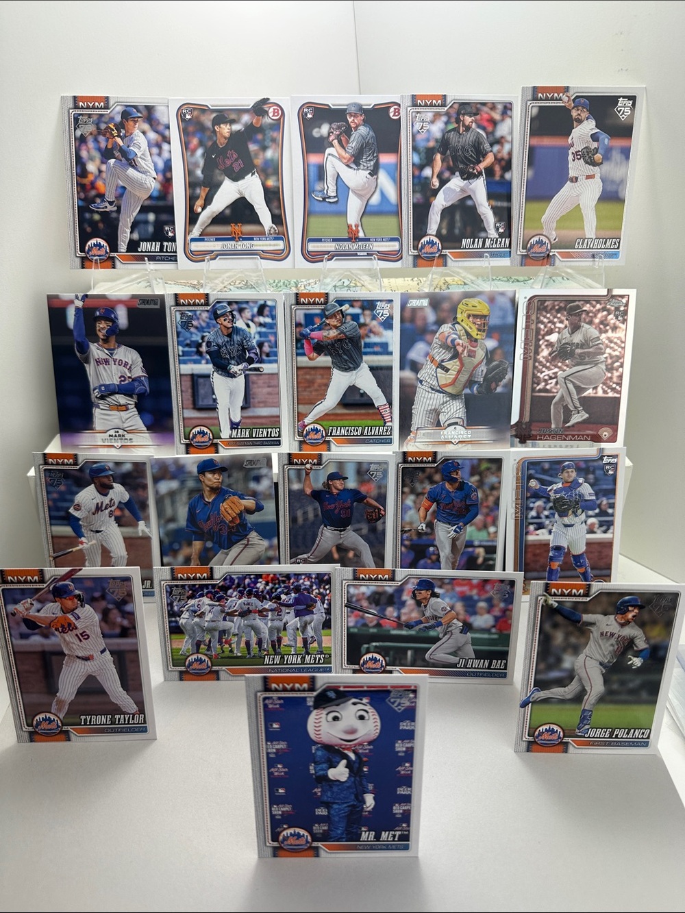 2 Nolan McLean Mets rookies w/ 26’ Mets teammates/Tong Rookies/Mr. Met lot of 20